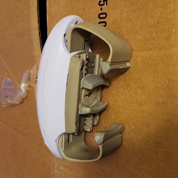 Robo twist bottle opener - Picture 2 of 2